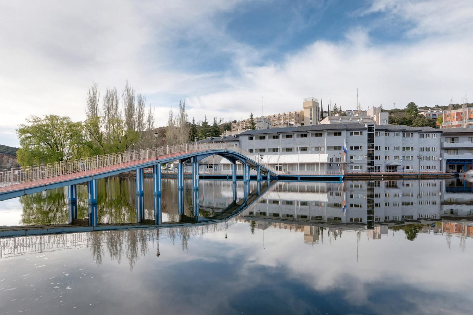 hotel náyade ángeles de san rafael 