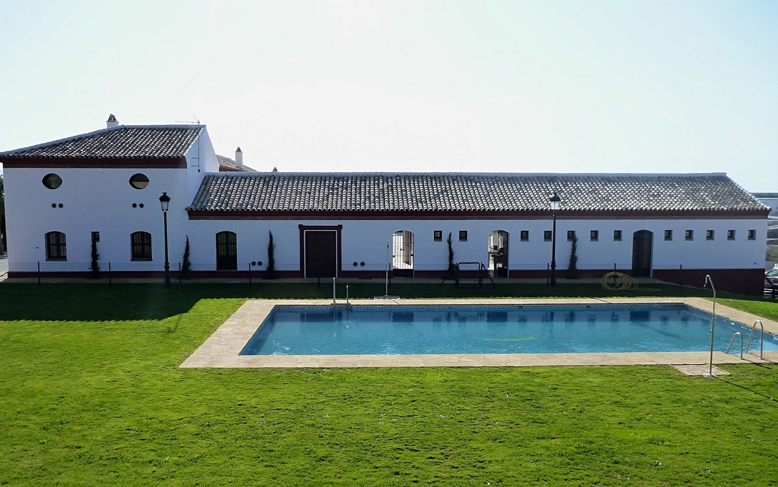 edificio olvera pueblo blanco monoparental