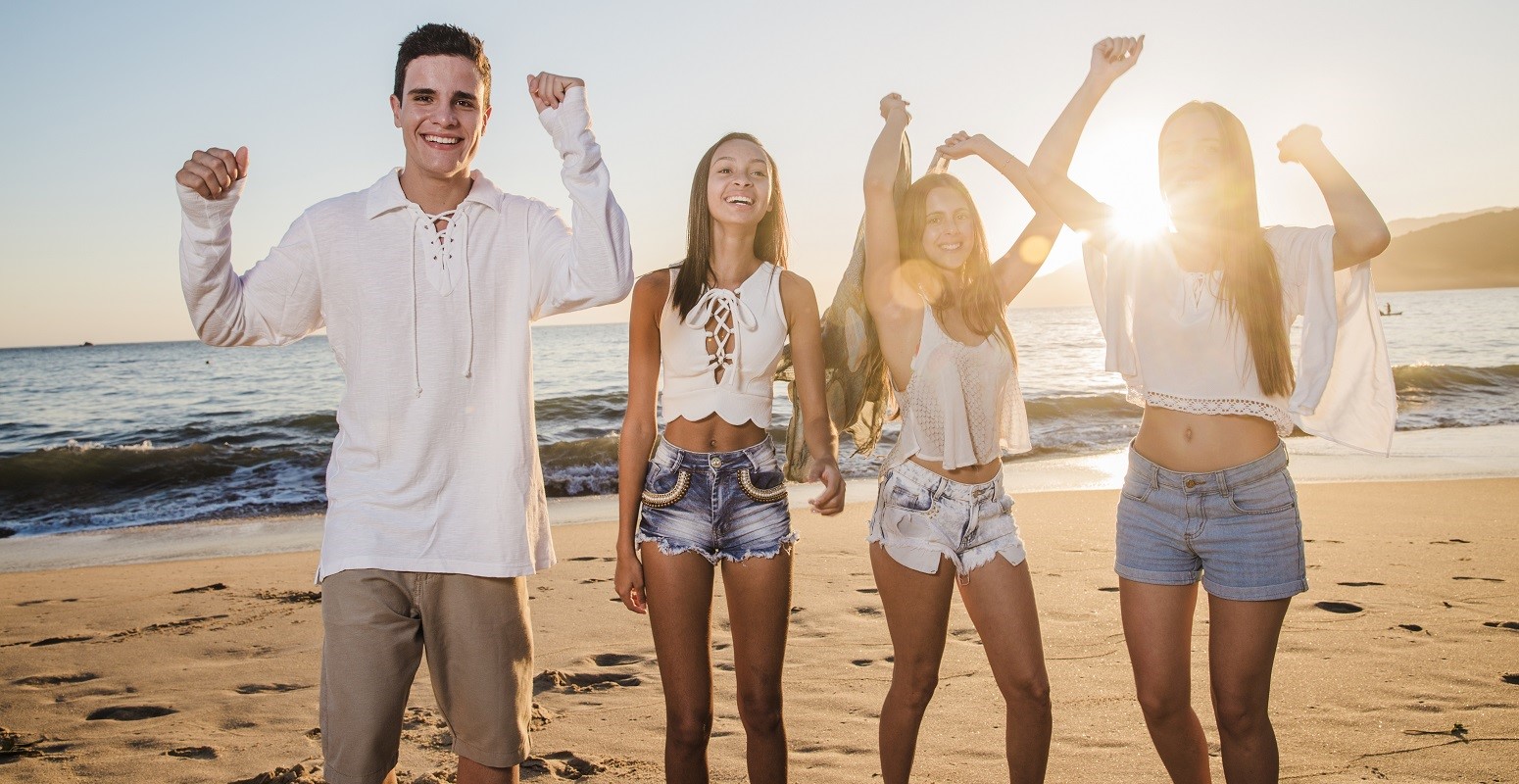 bailando en la playa