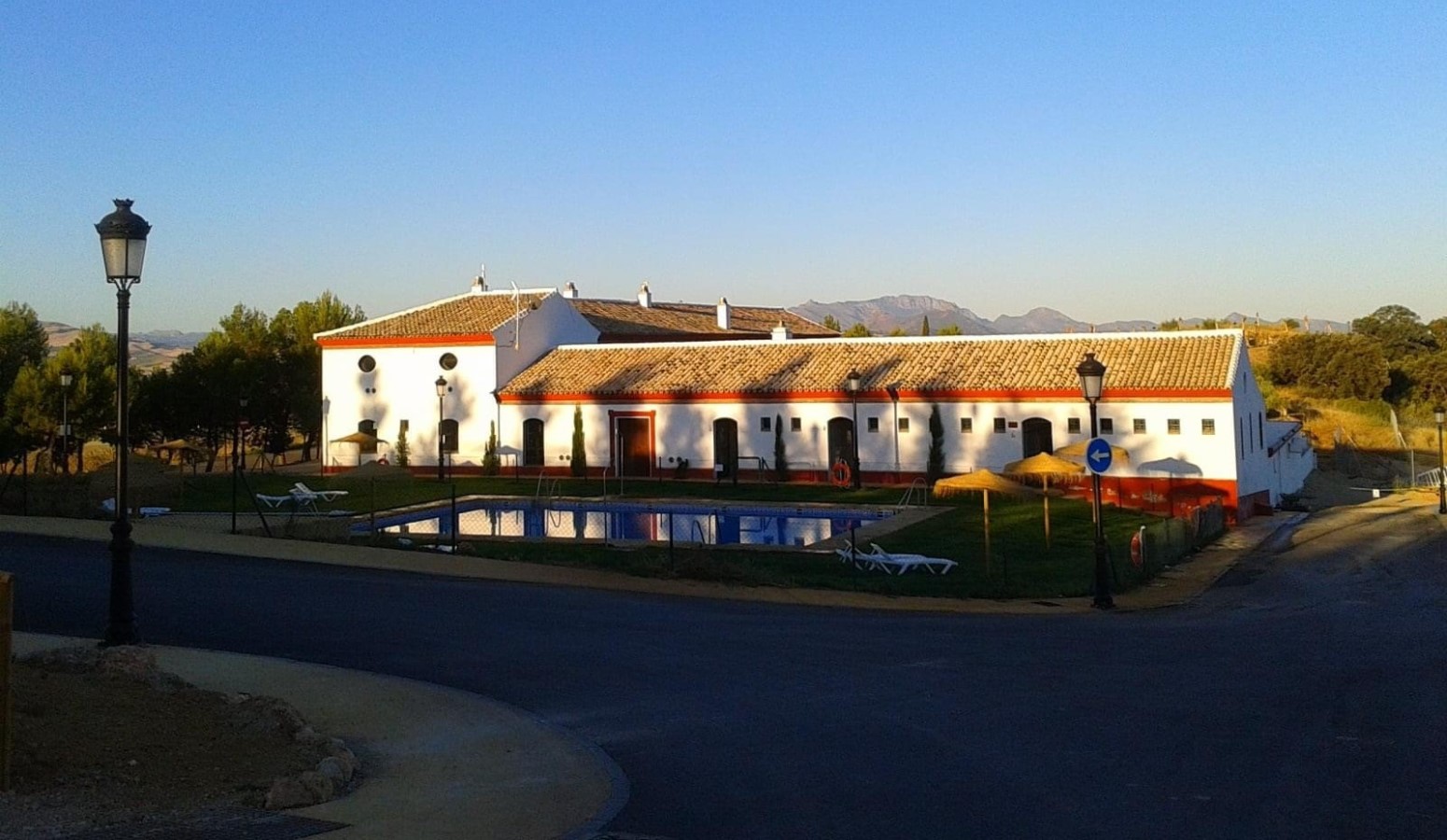 piscina en Olvera pueblo blanco