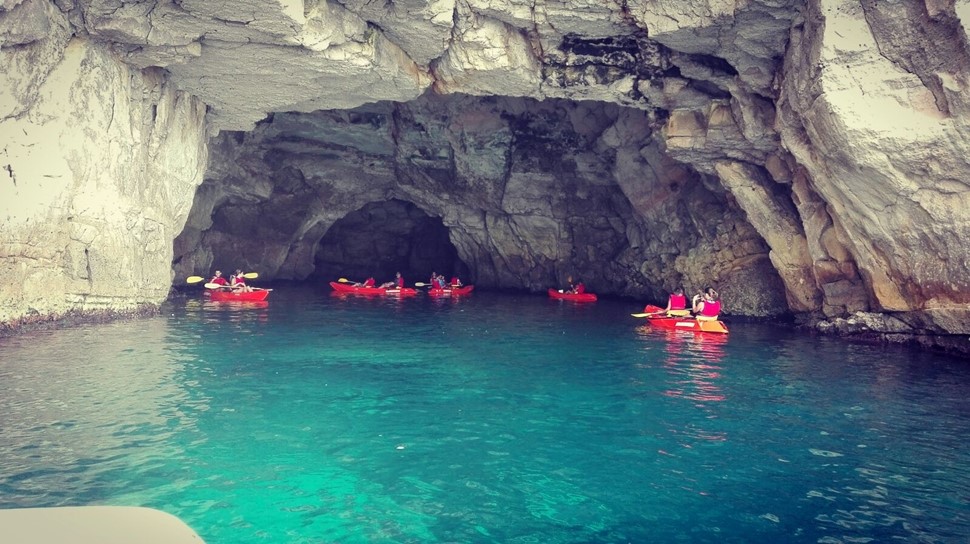 Inmaculada P. Aventura en Cabo de Gata Verano 2017 Kayak en Las Negras