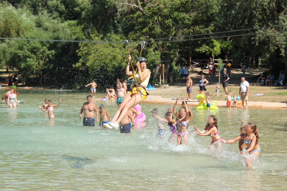 Sergio B Verano en Pueblo Blanco Tirolina top